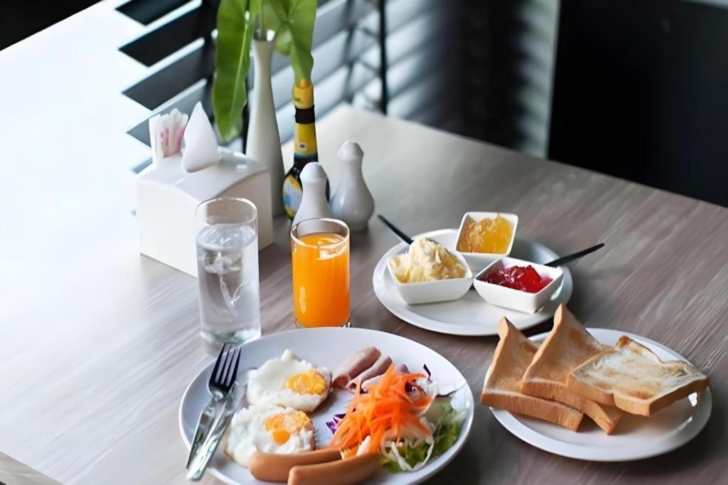 B2 South Pattaya Premier Hotel Екстер'єр фото